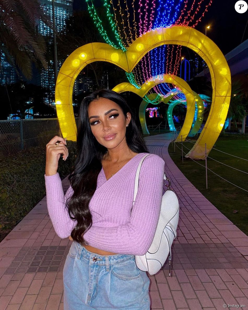 Fidji Ruiz, candidate de télé-réalité, est en couple avec le charmant Anas.