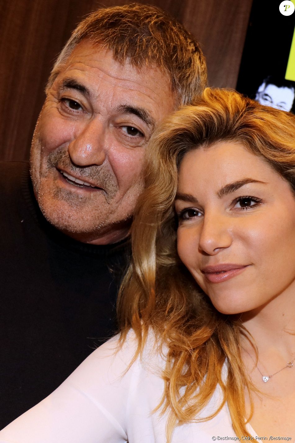 Jean-Marie Bigard et sa femme Lola Marois Bigard en dédicace au salon du livre "Livre Paris 2018" à Paris. Le 17 mars 2018