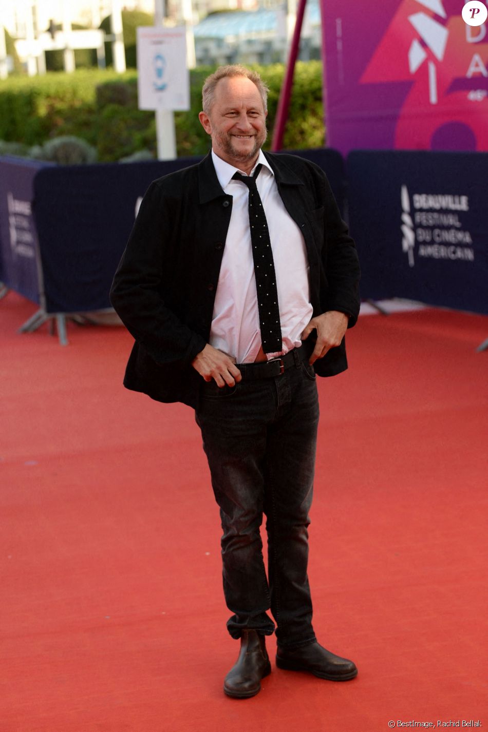 Benoît Poelvoorde à la première de "Comment je suis devenu un super-héros" lors de la clôture du 46ème Festival du Cinéma Américain de Deauville, le 12 septembre 2020. © Rachid Bellak/Bestimage
