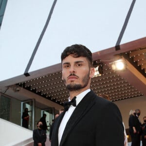 Baptiste Giabiconi - Montée des marches du film " Tout s'est bien passé " lors du 74ème Festival International du Film de Cannes. Le 7 juillet 2021 © Borde-Jacovides-Moreau / Bestimage 