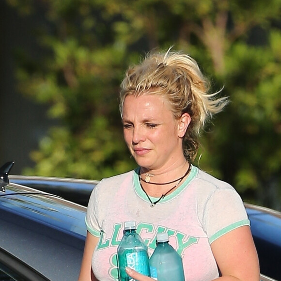 Britney Spears à la sortie de son cours de yoga à Los Angeles, le 27 juin 2019.