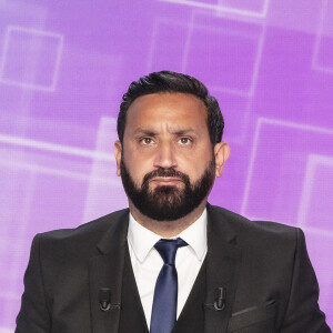 Exclusif - Cyril Hanouna - C. Hanouna présente l'émission "1 Jeune 1 Solution" en direct sur C8 avec comme invitée principale E. Borne (ministre du travail) le 21 mai 2021. © Jack Tribeca/Bestimage