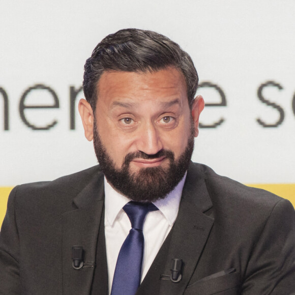 Exclusif - Cyril Hanouna - C. Hanouna présente l'émission "1 Jeune 1 Solution" en direct sur C8 avec comme invitée principale E. Borne (ministre du travail) le 21 mai 2021. © Jack Tribeca/Bestimage