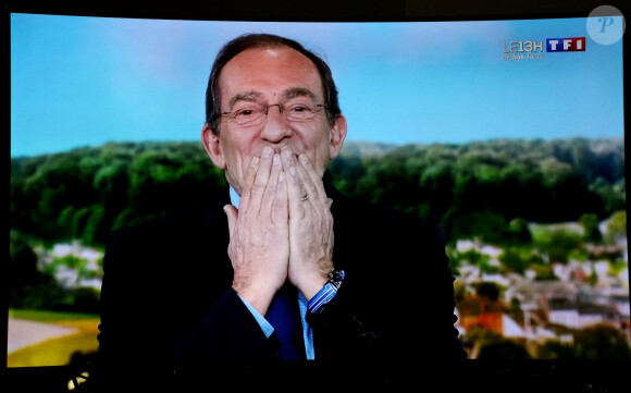 Dernier JT de Jean-Pierre Pernaut sur TF1 aprés 33 ans de présentation. Paris, le 18 Décembre 2020. © Dominique Jacovides / Bestimage