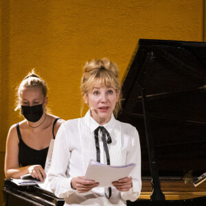 Exclusif - Hélène Couvert, Julie Depardieu, Juliette Hurel - J. Julie Depardieu sur scène lors du concert Misia "Reine de Paris" en marge du Festival de Ramatuelle et ses nuits classiques (27 juillet - 11 août 2021) le 29 Juillet 2021. © Cyril Bruneau/Festival de Ramatuelle/Bestimage