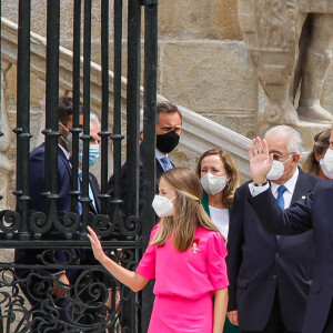 L'infante Sofia d'Espagne, La princesse Leonor et La reine Letizia d'Espagne - La famille royale d'Espagne célèbre la fête nationale de la Galice, le jour de la Saint-Jacques, à la cathédrale de Santiago à Saint-Jacques-de-Compostelle, le 25 juillet 2021.