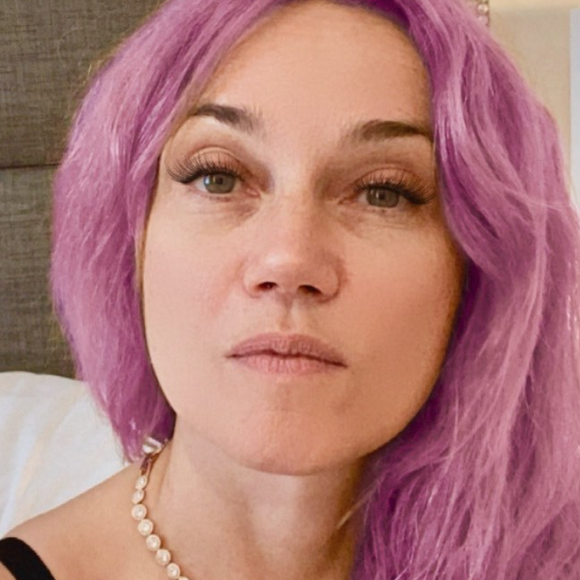 Marine Delterme, transformée, a désormais les cheveux mauves ! Août 2021.