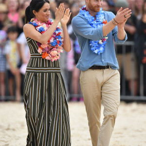 Le prince Harry, duc de Sussex, et Meghan Markle, duchesse de Sussex, enceinte, visitent la plage de Bondi Beach. Sydney, le 19 octobre 2018.