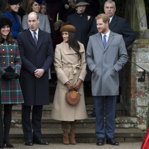 Les princesses Beatrice et Eugenie d'York, la princesse Anne, le prince Andrew, duc d'York, le prince William, Catherine Kate Middleton la duchesse de Cambridge enceinte, Meghan Markle et son fiancé le prince Harry, le prince Philip, duc d'Edimbourg - La famille royale d'Angleterre arrive à la messe de Noël à l'église Sainte-Marie-Madeleine à Sandringham, le 25 décembre 2017.