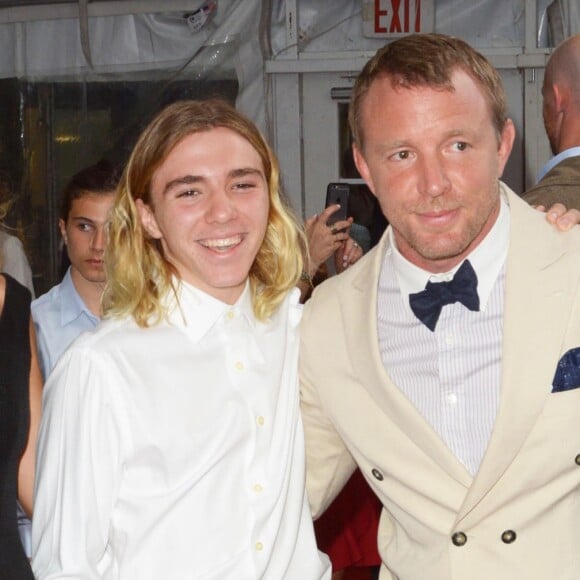 Guy Ritchie, ses enfants Rocco et David Banda (dont la mère est Madonna), et sa femme Jacqui Ainsley à l'avant-première du film "The Man From U.N.C.L.E." au Ziegfeld Theatre à New York, le 10 août 2015.