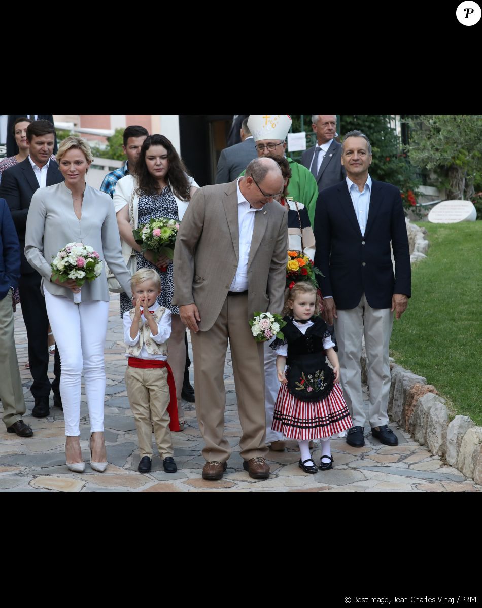 Gareth Wittstock et Sean Wittstock (frères de la Princesse Charlène de Monaco), la princesse Charlène de Monaco avec le prince Jacques de Monaco, Mélanie de Massy, le prince Albert II de Monaco avec la princesse Gabriella de Monaco, la baronne Elisabeth Ann de Massy, Georges Marsan (Maire de Monaco) - Traditionnel Pique-nique des Monégasques dans les jardins du parc Princesse Antoinette à Monaco, le 31 août 2018. © Jean-Charles Vinaj / PRM / Bestimage
