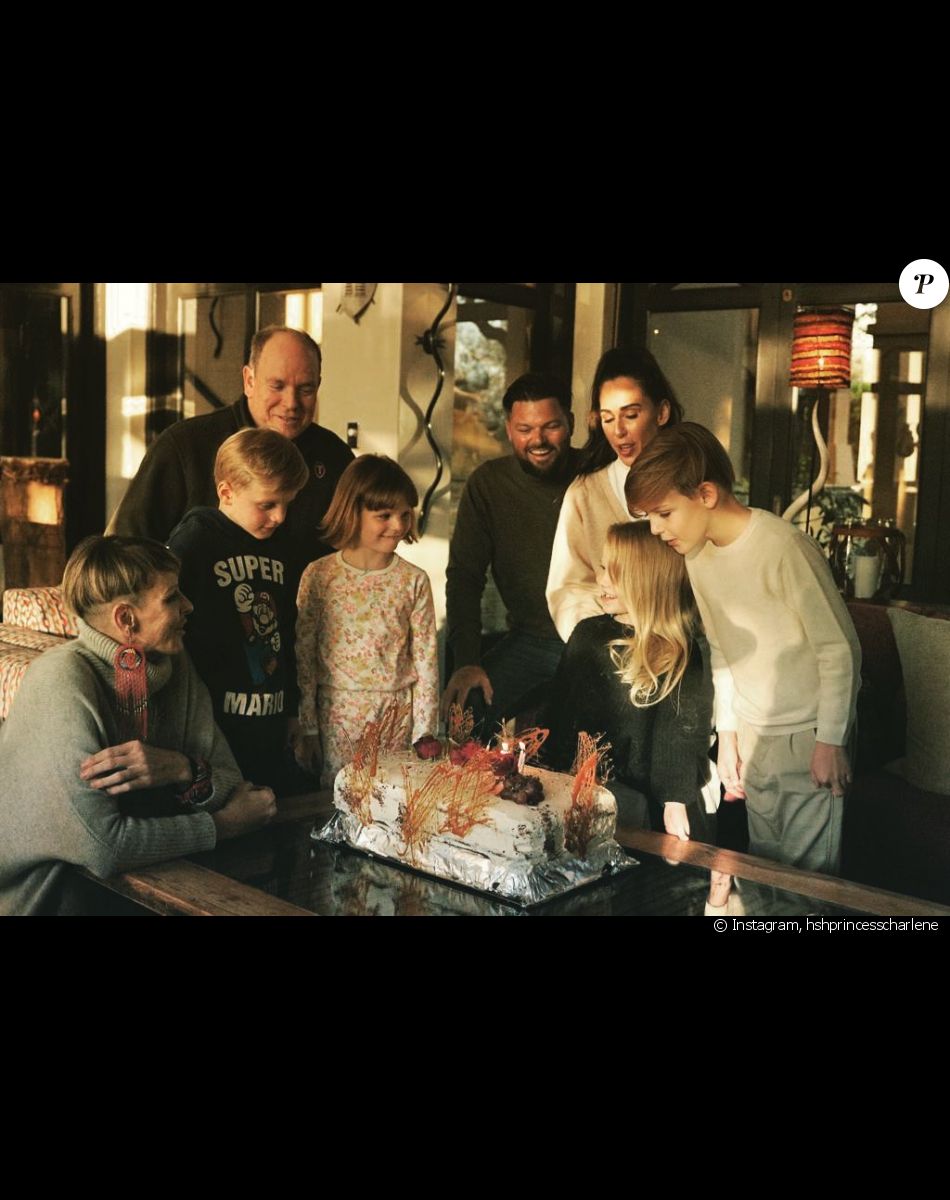 Charlene de Monaco, le prince Albert et leurs enfants Jacques et Gabriella en Afrique du Sud, chez le frère de la princesse, sur Instagram en juin 2021.