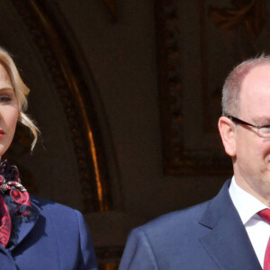 Le prince Albert II de Monaco, sa femme la princesse Charlène et leurs enfants le prince héréditaire Jacques et la princesse Gabriella ont assité depuis un balcon du Palais à la traditionnelle procession durant la célébration de la Sainte Dévote, Sainte patronne de Monaco, à Monaco le 27 janvier 2020. © Bruno Bebert / Bestimage