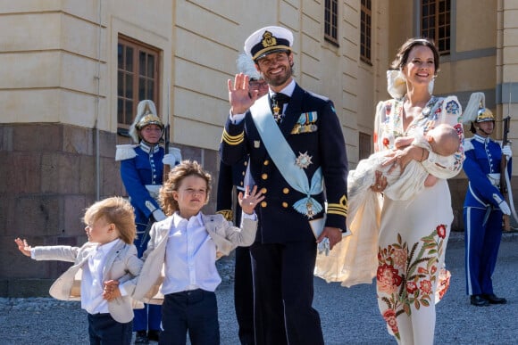 Le prince Carl Philip, la princesse Sofia de Suède (Sofia Hellqvist), leurs enfants le prince Alexander de Suède, le prince Gabriel de Suède et le prince Julian, duc de Halland - La famille royale suédoise au baptême du prince Julian, duc de Halland au château de Drottningholm sur l'île de Lovön à Ekero en Suède, le 14 août 2021. 