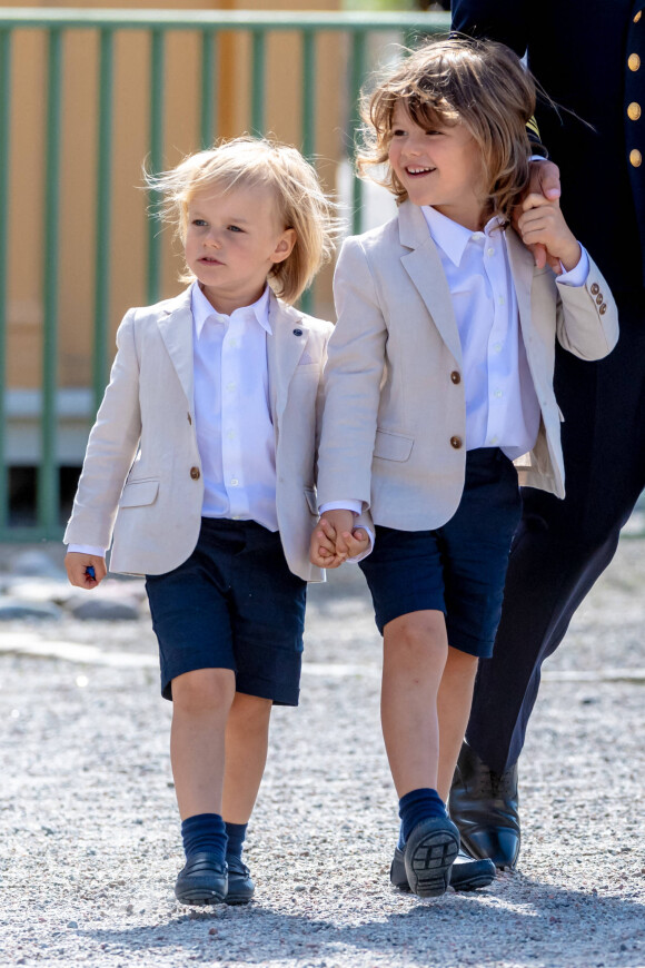 Le prince Alexander de Suède, le prince Gabriel de Suède - La famille royale suédoise au baptême du prince Julian, duc de Halland au château de Drottningholm sur l'île de Lovön à Ekero en Suède le 14 août 2021.
