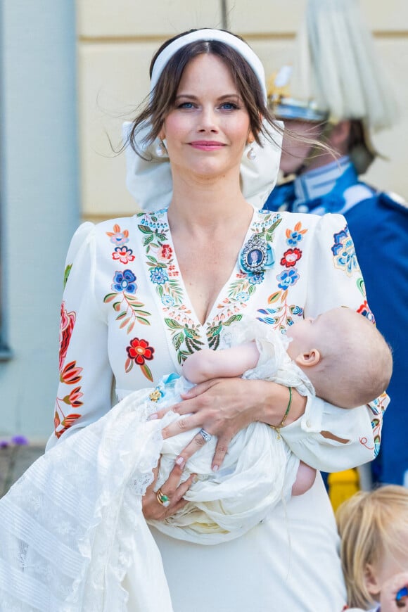 La princesse Sofia de Suède (Sofia Hellqvist) et son fils le prince Julian, duc de Halland - La famille royale suédoise au baptême du prince Julian, duc de Halland au château de Drottningholm sur l'île de Lovön à Ekero en Suède, le 14 août 2021. 
