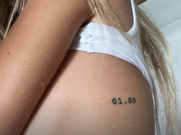 Sasha Nikolic, la fille du défunt Filip Nikolic, montre ses tatouages dans sa story Instagram du 15 août 2021.