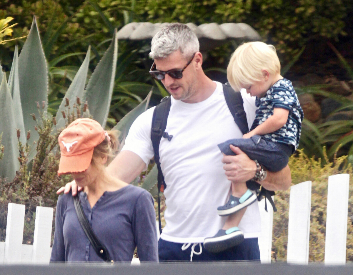 Photo Renée Zellweger, son compagnon Ant Anstead et le fils de ce