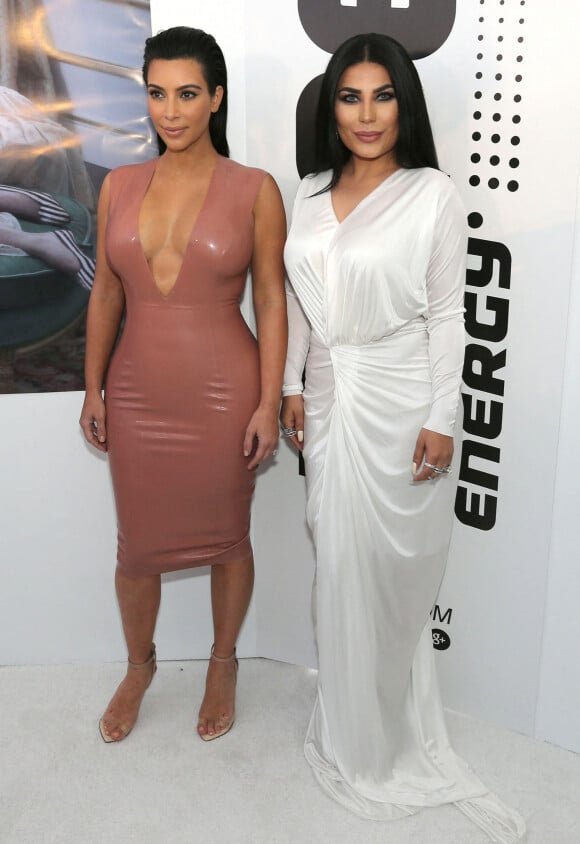 Kim Kardashian et Aryana Sayeed à l'inauguration de "Hype Energy Drinks U.S" à Nashville, le 2 juin 2015.