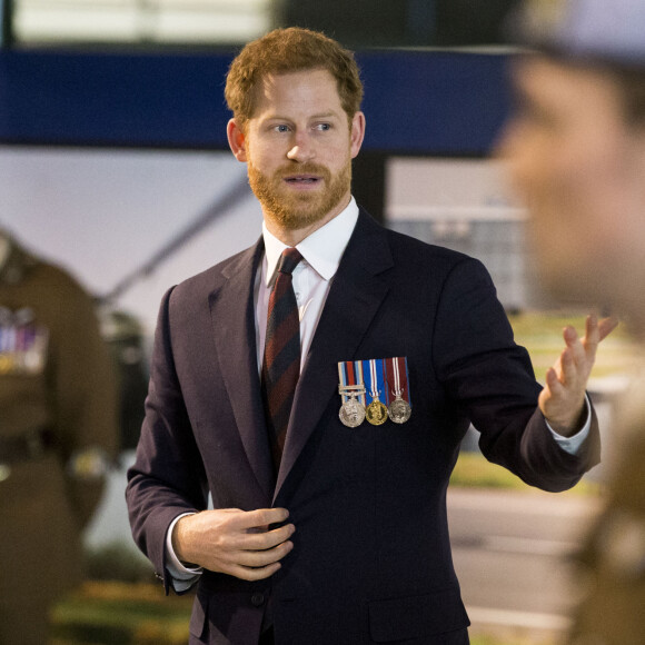 Le prince Harry sur la base militaire de Middle Wallop dans le Hampshire où il a suivi une formation avancée sur les hélicoptères à Middle Wallop.