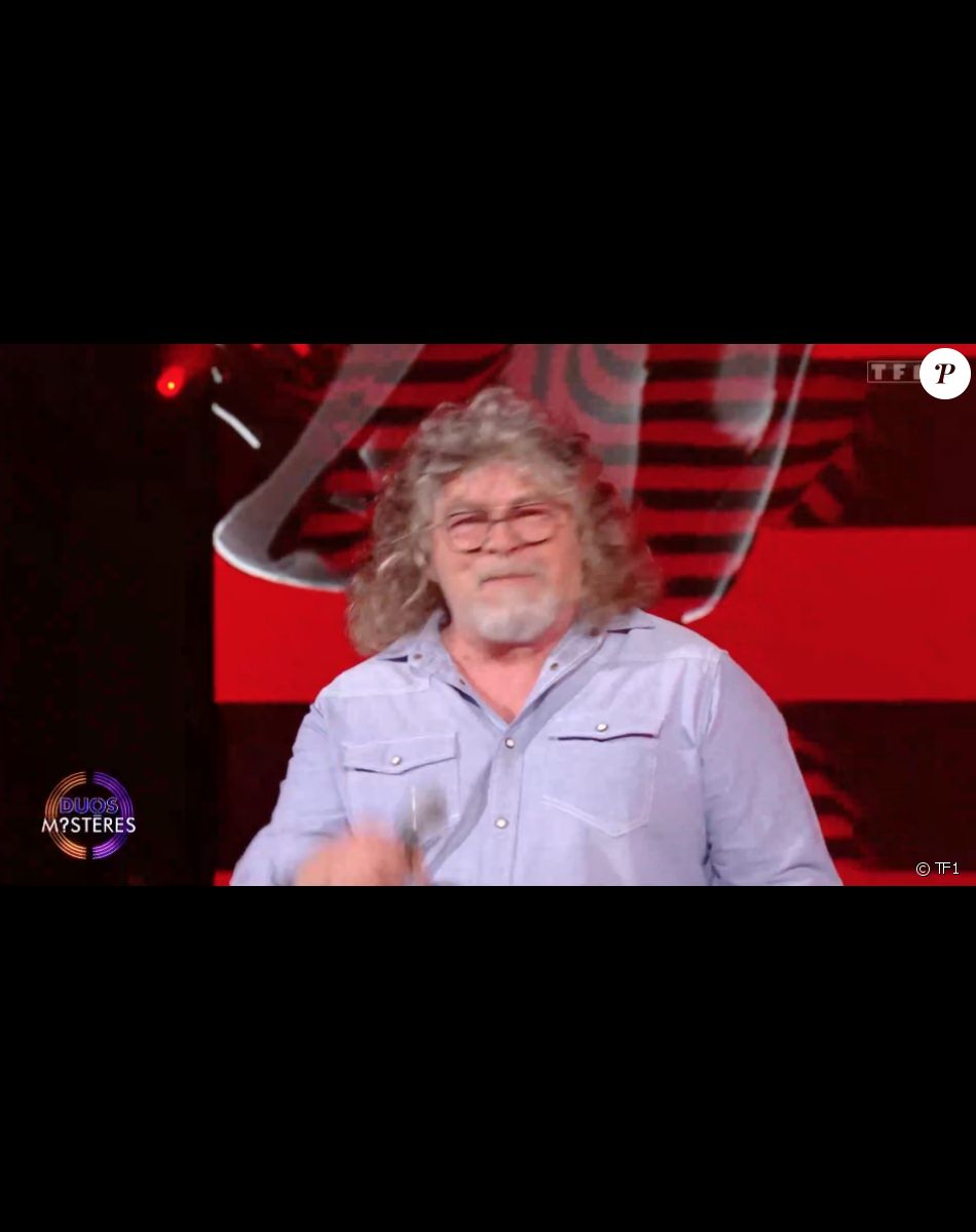 Marc Lavoine et son frère Francis dans l'émission "Duos Mystères" sur TF1 le 20 août 2021.