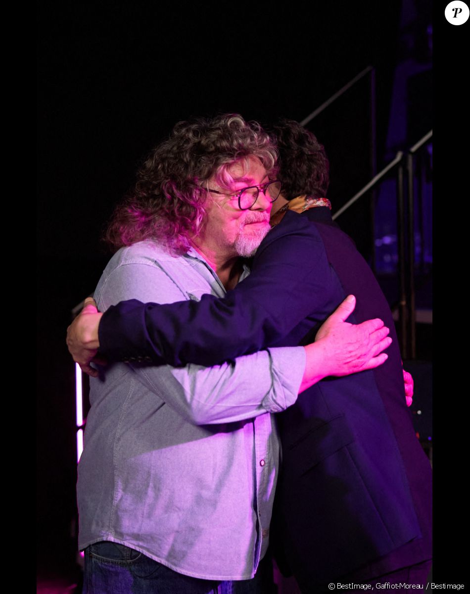 Exclusif - Marc Lavoine et son frère Francis Lavoine - Backstage de l'enregistrement de l'émission "Duos Mystères" à la Seine Musicale à Paris, diffusée le 20 août sur TF1. © Gaffiot-Moreau / Bestimage