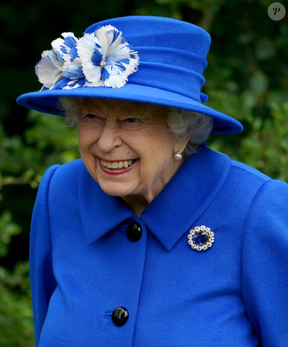 La reine Elisabeth II d'Angleterre visite l'association "Children's Wood Project" à Glasgow, le 30 juin 2021.