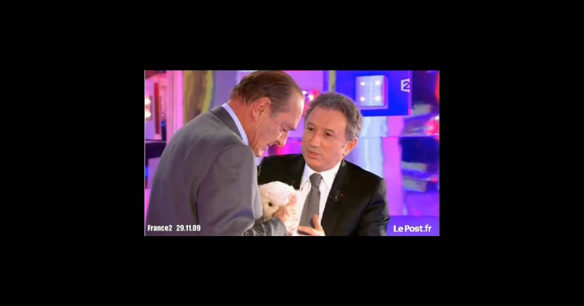 Jacques Chirac chez Michel Drucker se fait offrir un adorable bichon