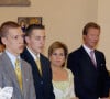 La princesse Tessy Antony et le prince Louis de Luxembourg lors du baptême de leur fils, le prince Gabriel, en l'église de Gilsdorf, en 2006.