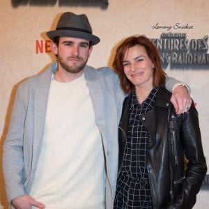 Fauve Hautot et son compagnon Jules à l'avant-première de la série Netflix "Les Désastreuses Aventures Des Orphelins Baudelaire" à Paris, le 8 janvier 2017