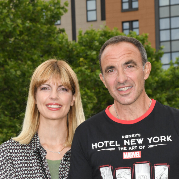 Nikos Aliagas avec sa femme Tina Grigoriou - Photocall à l'occasion de l'inauguration du nouveau Disney's Hotel New York - The Art of Marvel à Disneyland Paris le 26 juin 2021. © Guirec Coadic / Bestimage