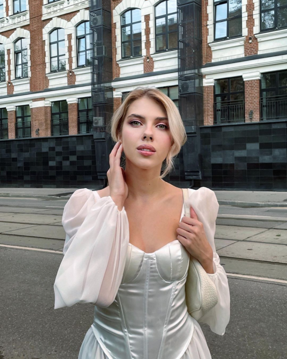 Kate Shumskaya est une influenceuse russe, connue pour sa ressemblance à Scarlett Johansson. Août 2021.