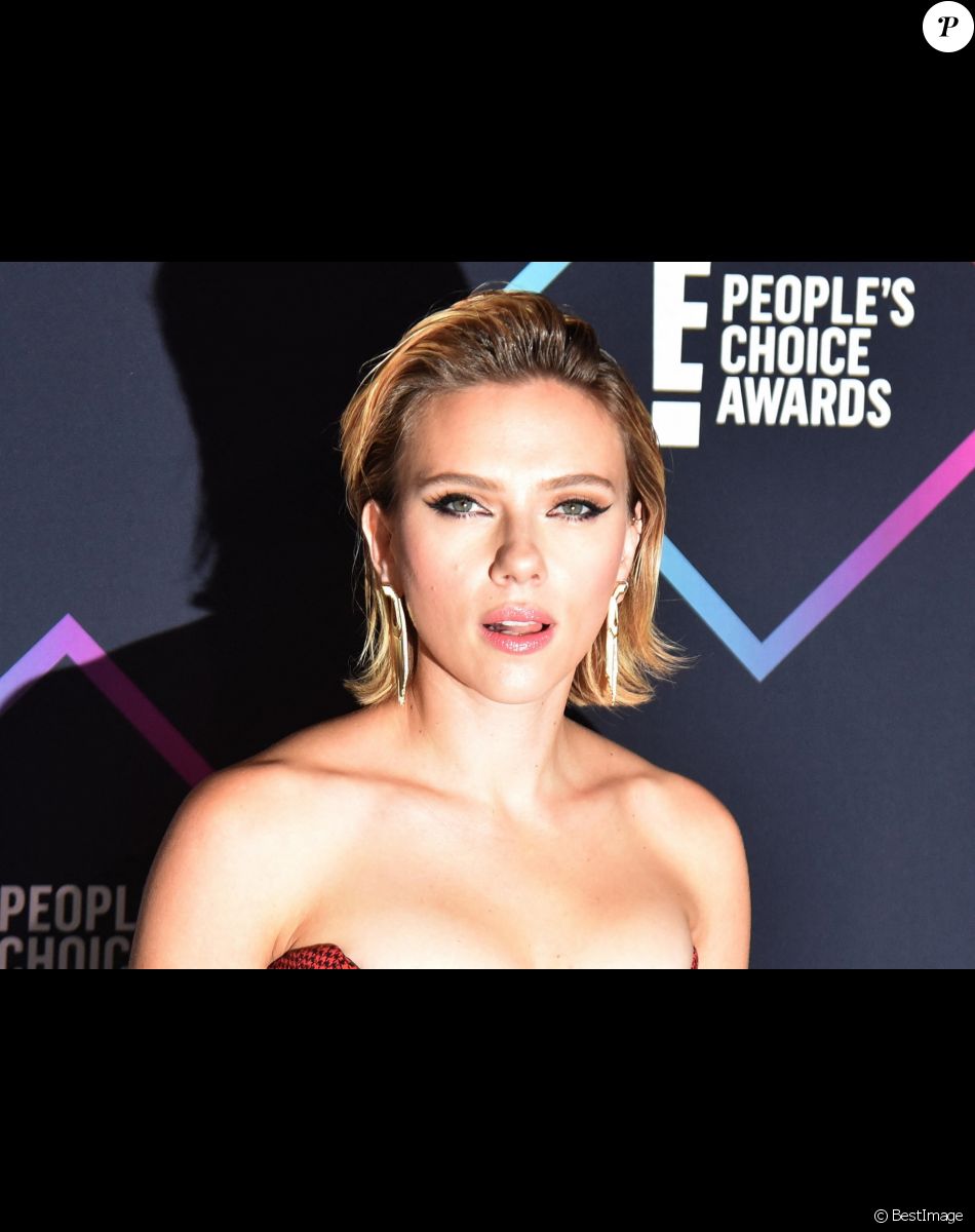 Scarlett Johansson à la soirée People's Choice Awards au Barker Hangar à Santa Monica, le 11 novembre 2018