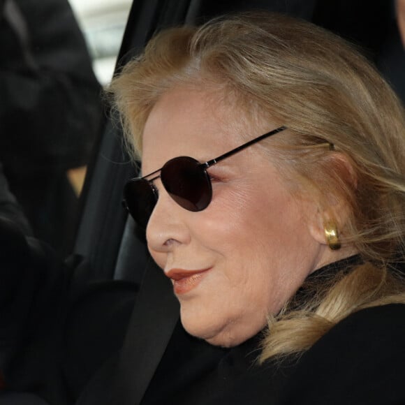 Sylvie Vartan - Arrivées des people pour l'enregistrement de l'émission "Vivement dimanche" à Paris le 2 octobre 2019.