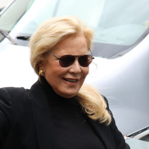 Sylvie Vartan - Arrivées des people pour l'enregistrement de l'émission "Vivement dimanche" à Paris le 2 octobre 2019.