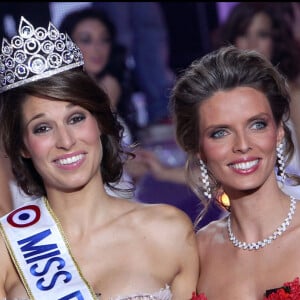 Sylvie Tellier, Alain Delon et Laury Thilleman lors de l'élection Miss France 2011 à Caen.