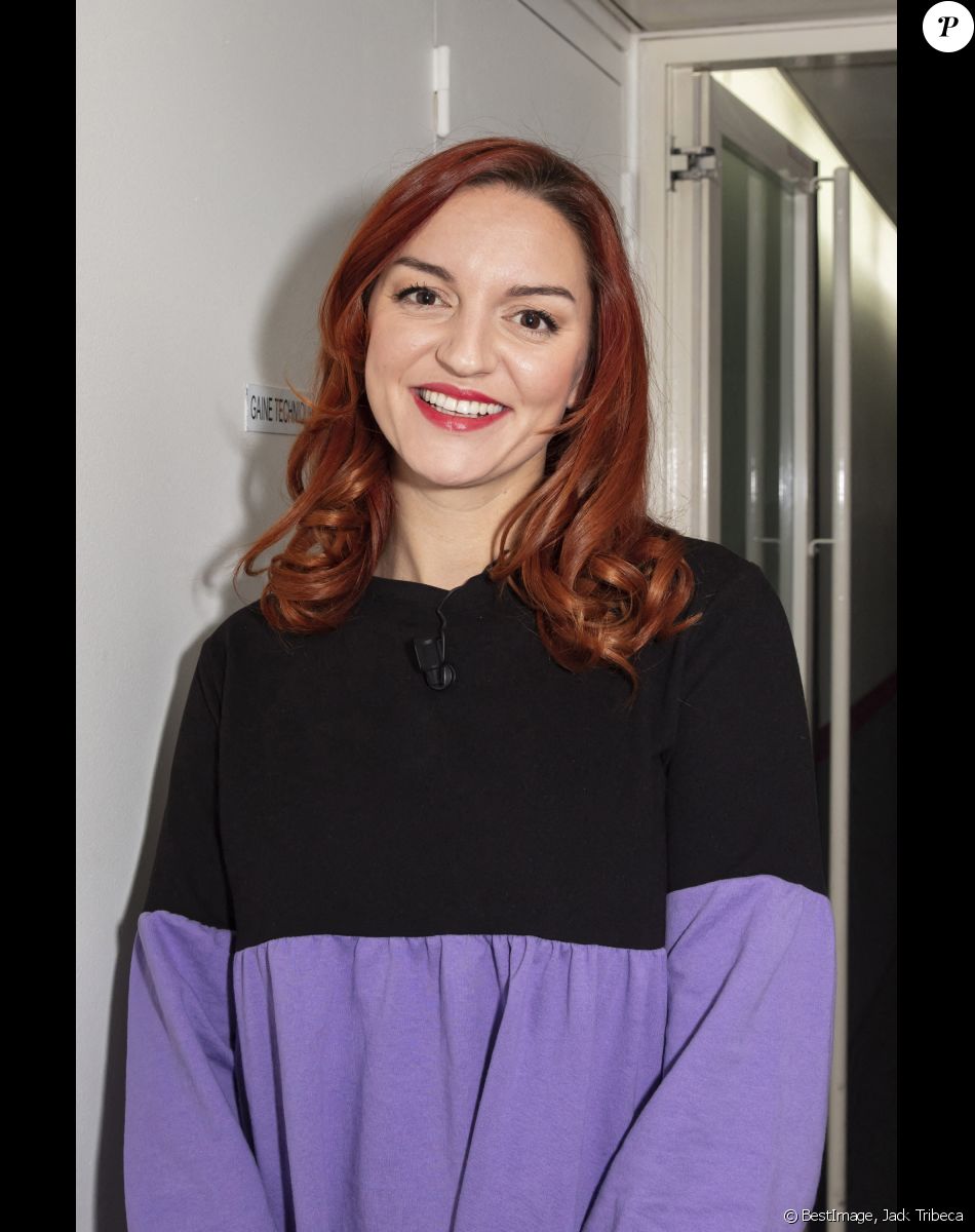 Laura Calu (Scènes de ménages) maman