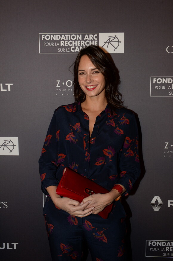 Exclusif - Julia Vignali lors du dîner de la fondation ARC au restaurant de l'hôtel The Peninsula à Paris le 10 octobre 2016. © Rachid Bellak / Bestimage