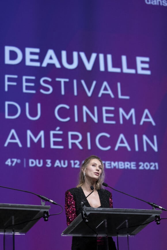 Dylan Penn a reçu l'Hollywood Rising-Star Award lors de la 47ème édition du Festival du Cinéma Américain de Deauville. Le 4 septembre 2021. © Olivier Borde/Bestimage