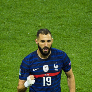 Attitude - Joie de Karim Benzema ( 19 - France ) - Match de football de l'Euro 2020 : La France s'incline devant la Suisse après les tirs au but au stade Arena Nationala à Bucarest le 28 juin 2021. © Federico Pestellini / Panoramic / Bestimage