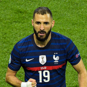 Karim Benzema - Match de football de l'Euro : La France s'incline devant la Suisse après les tirs au but au stade Arena Nationala à Bucarest. © Federico Pestellini / Panoramic / Bestimage