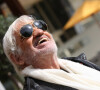 Exclusif - Jean-Paul Belmondo prend un bain de soleil en terrasse du Grand Hôtel à Cannes