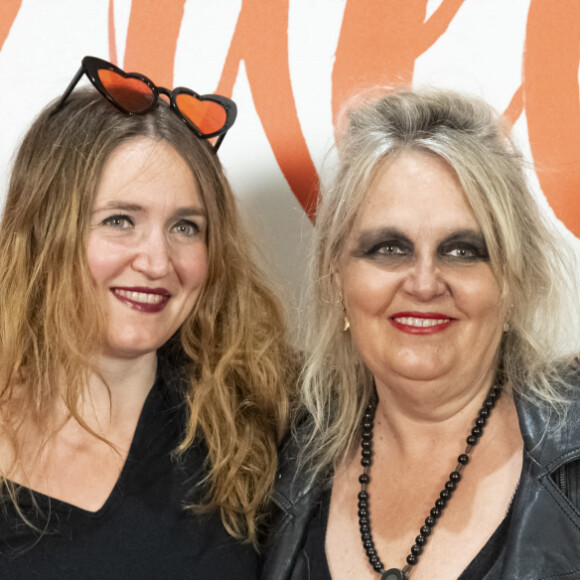 Valérie Damidot et sa fille Roxanne - Avant-première parisienne du film "Cruella" au cinéma Le Grand Rex à Paris, le 11 juin 2021. © Olivier Borde/Bestimage 