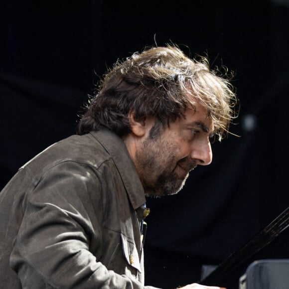 André Manoukian sur son piano Steinway lors du festival La Defense Jazz Festival le 22 juin 2021 © Jérémy Melloul / Bestimage