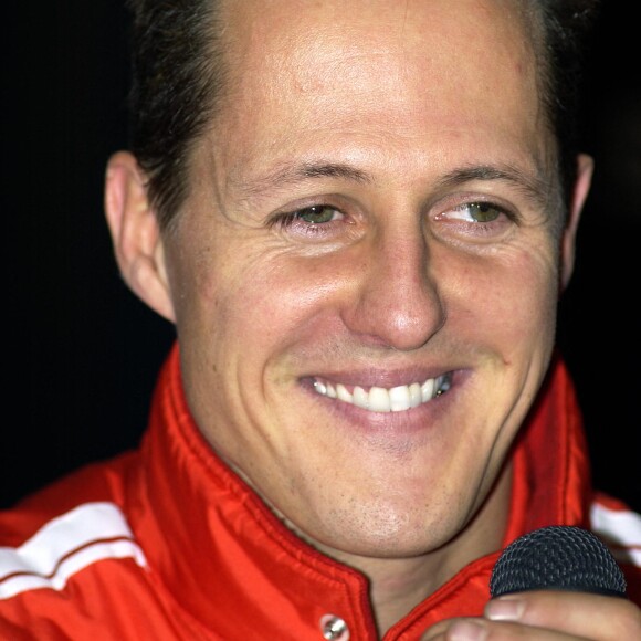 Archives - Michael Schumacher lors d'une conference de presse a Paris. Le 4 decembre 2004.