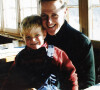 Archives - Michael et son fils Mick Schumacher posant à Genève le 7 décembre 2003.