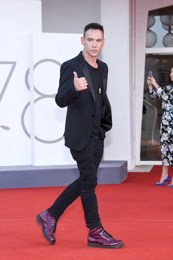 Jonathan Rhys-Meyers assiste à la projection du film "American Night" lors du 78ème Festival International du Film de Venise, la Mostra. Le 8 septembre 2021