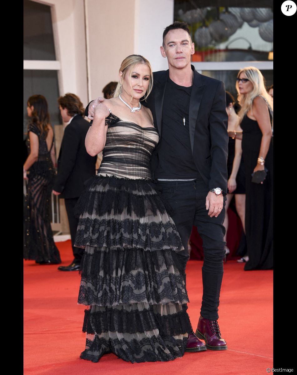 Jonathan Rhys-Meyers et Anastacia assistent à la projection du film "American Night" lors du 78ème Festival International du Film de Venise, la Mostra. Le 8 septembre 2021