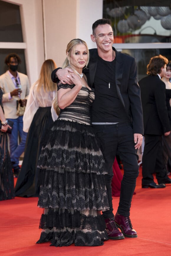Jonathan Rhys-Meyers et Anastacia assistent à la projection du film "American Night" lors du 78ème Festival International du Film de Venise, la Mostra. Le 8 septembre 2021