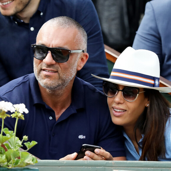 Amel Bent et son mari Patrick Antonelli dans les tribunes des internationaux de tennis de Roland Garros à Paris, France, le 3 juin 2018. © Dominique Jacovides - Cyril Moreau/Bestimage 